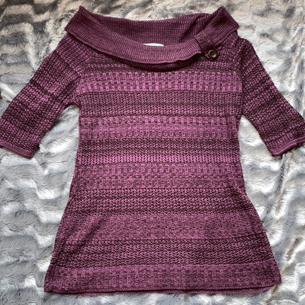 Maurice’s Off the shoulder light Sweater 🌟